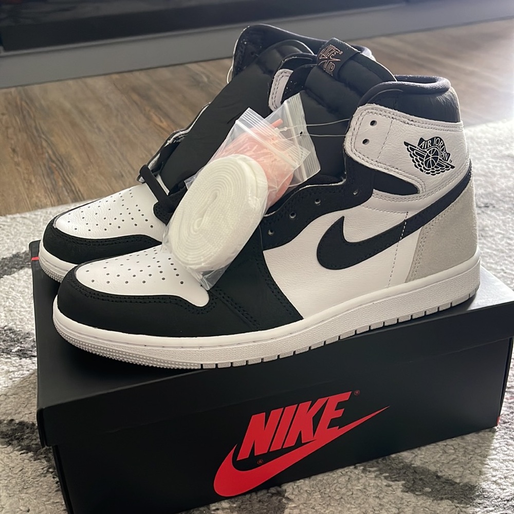 Nike Air Jordan 1 Retro High Bleached Coral